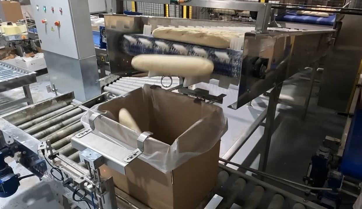 Línea de envasado para barras con sistema de llenado caótico | Proatec